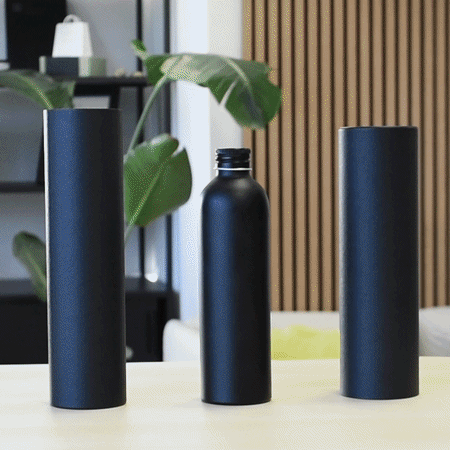 Alumiiniset kierrekannet pullot pumpulla tai suihkekorkilla